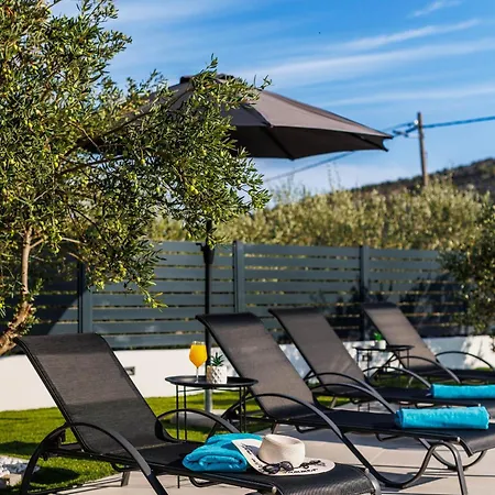 Dal' Mares Villa