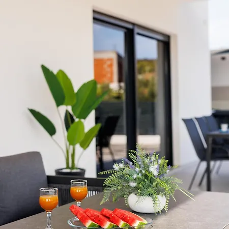 Dal' Mares Villa