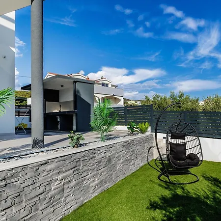 Dal' Mares Villa