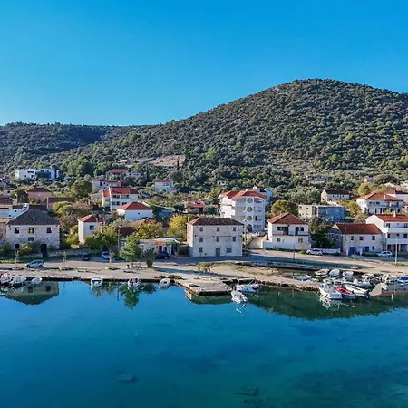 Villa Dal' Mares *