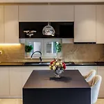 Dal' Mares Villa *
