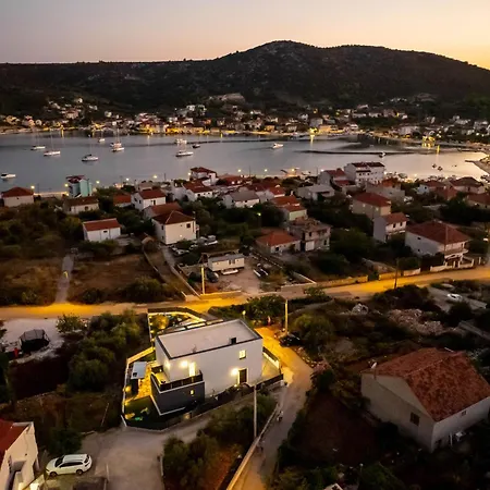 Dal' Mares Βίλα Vinišće